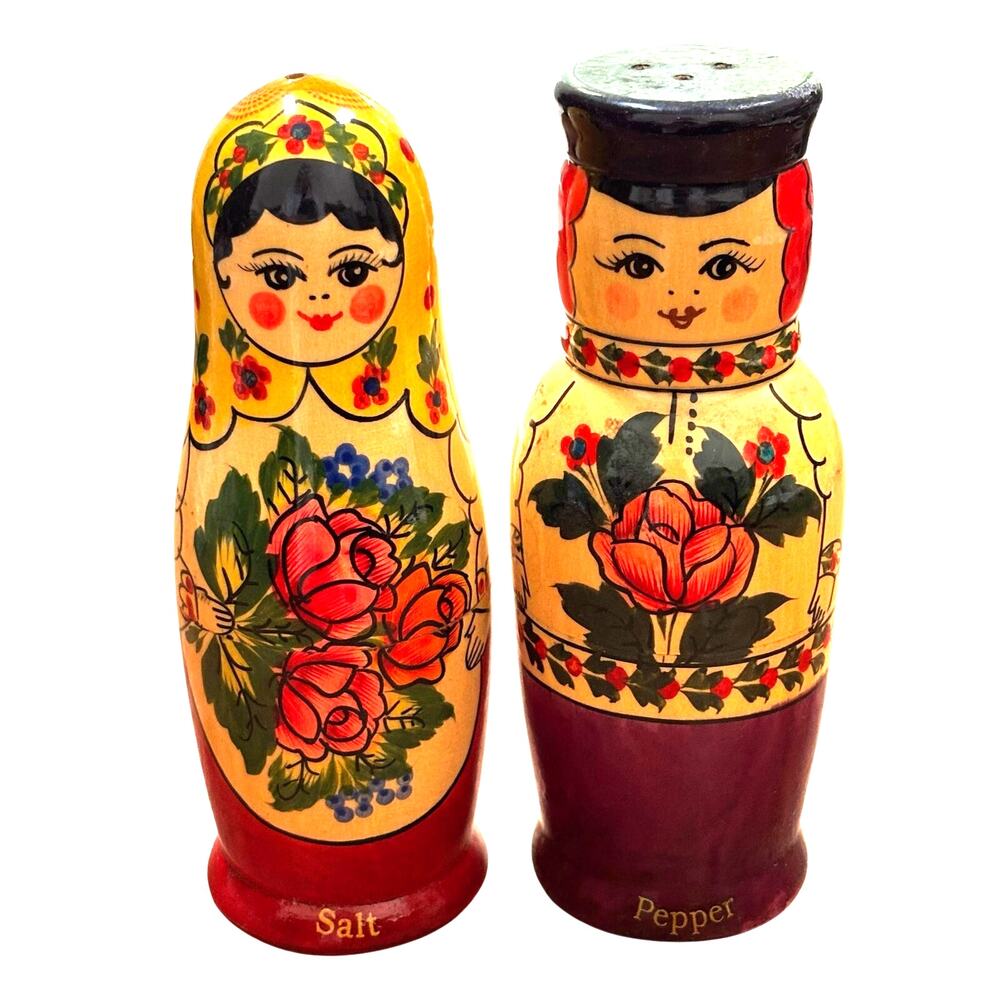 Vintage Russian Wooden Matryoshka Dolls Salt & Pepper Shaker Set 5-1/4" Tall